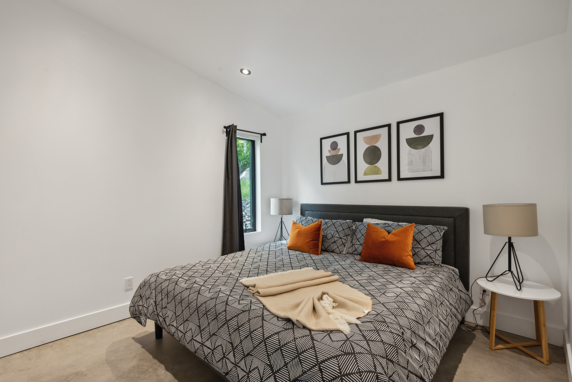 Bedroom 2 - king bed